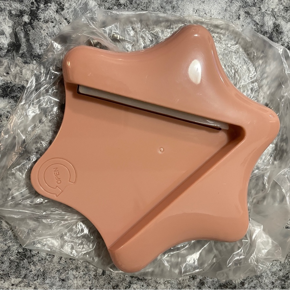 Peach Jar Opener